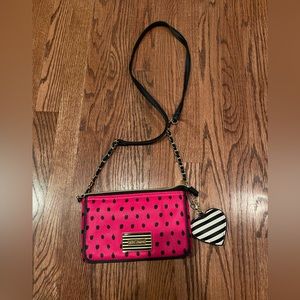 Besty Johnson Watermelon Seed Crossbody bag in Great Used Condition 8.5in x 6in